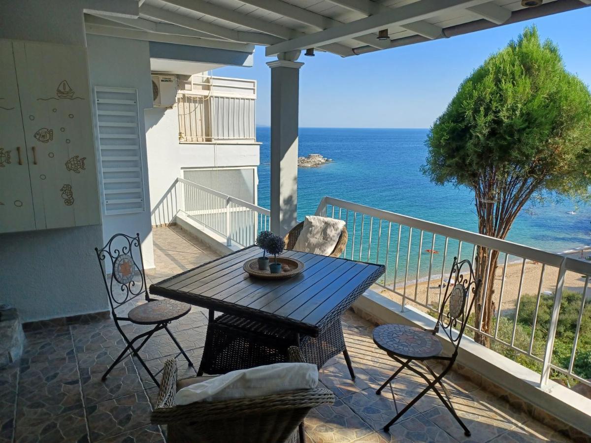 Apartamento Balcony By The Sea PalaiónTsiflíkion Exterior foto